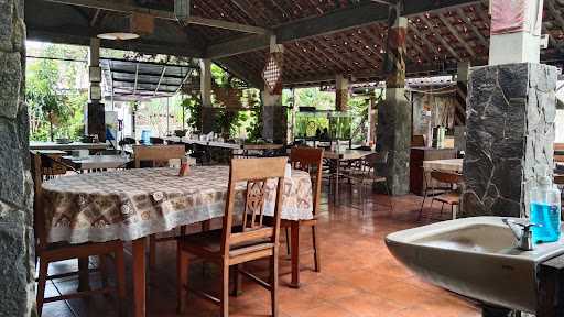 Warung Makan Kacarita 7