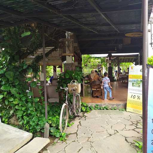 Warung Makan Kacarita 9