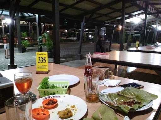 Warung Nasi Ampera Soreang 10