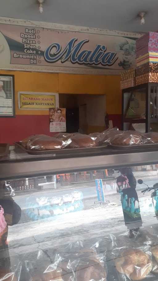 Intan Bakery & Donuts 9