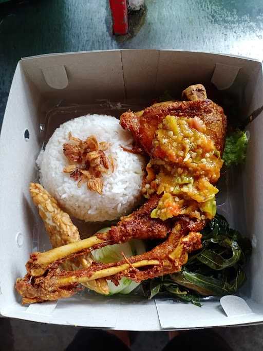 Ayam Penyet Mamaze Iwan Cabang Sruweng 1