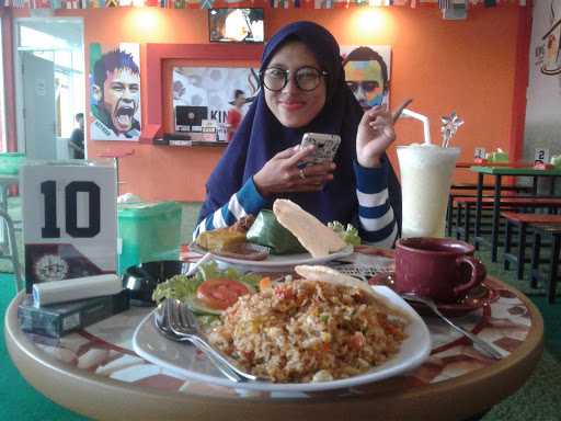 King Cafe Garut 9