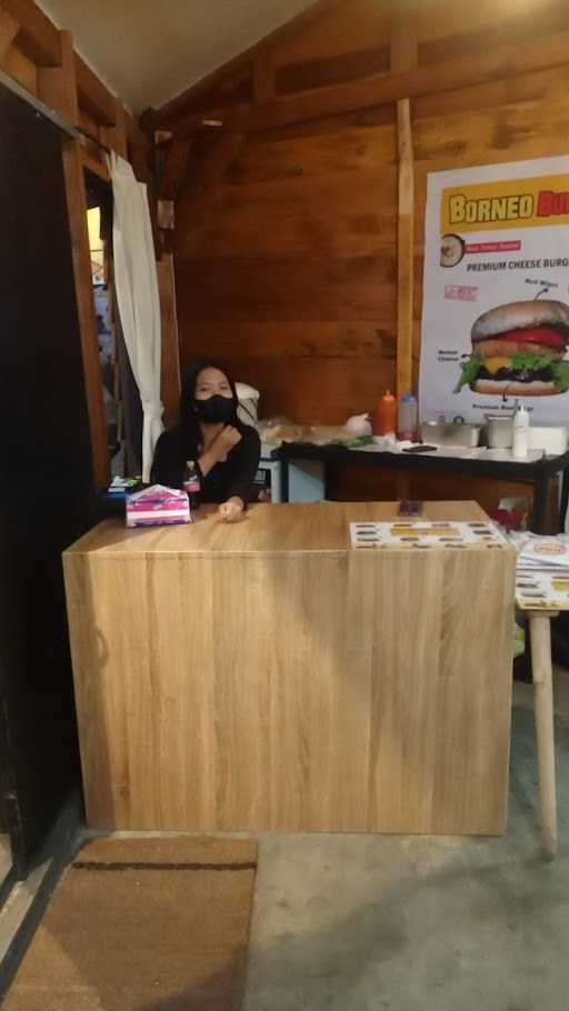 Borneo Burger Sarijadi Perintis 6