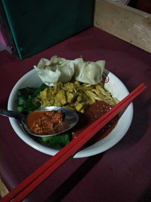 Saung Mie Mak Suha 9