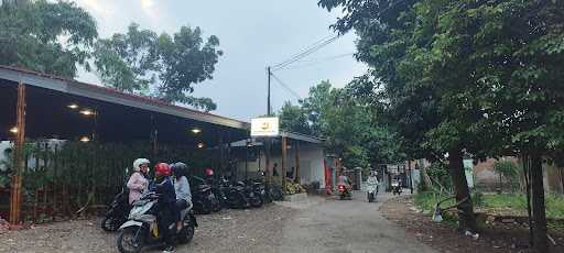 Warung Es Kelapa Cibakung 10