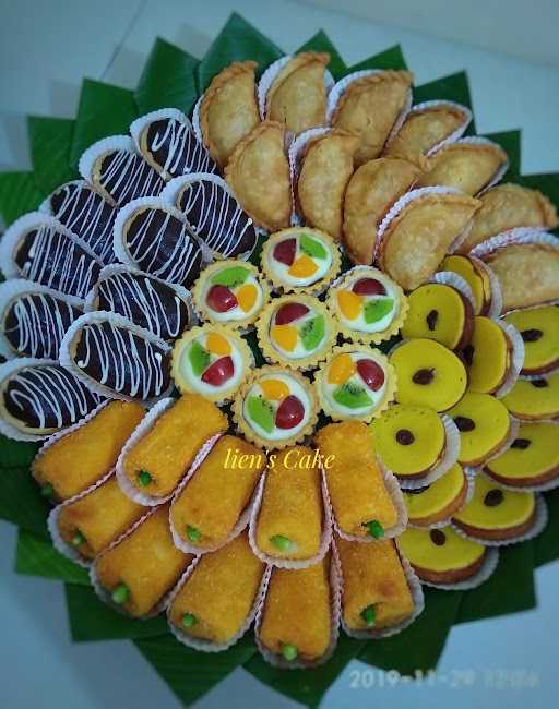 Lien'S Cake & Cookies 6