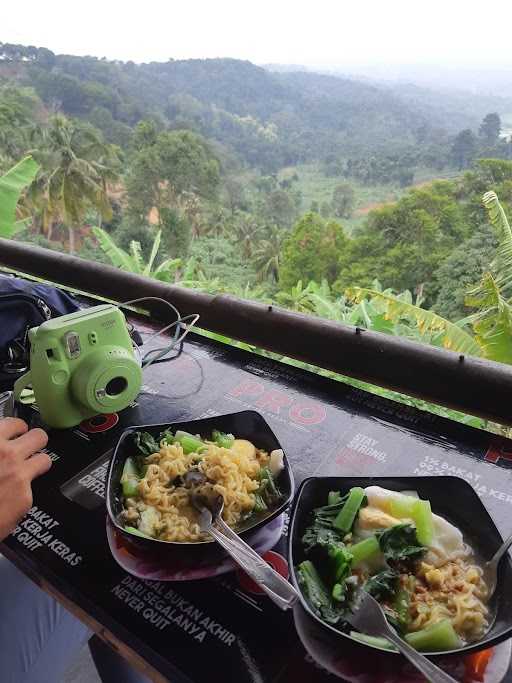 Gunung Geulis Rest Area 4