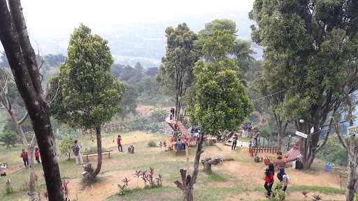 Gunung Geulis Rest Area 9