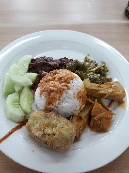 Sederhana Padang Restaurant 1