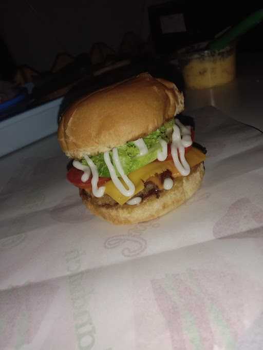 Vaneeta Burger 'N Hotdog 10