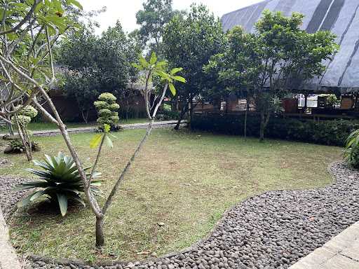 Waroeng Sentul 8