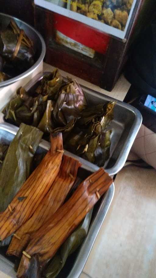 Warung Nasi Haji Empud 4