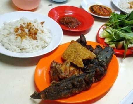 Ayam Penyet Pecel Lele Muzamil 3