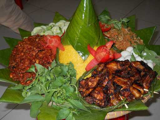 Warung Bersaudara Pecel Lele Dan Seafood 2