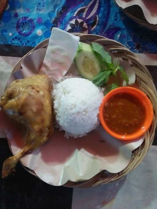 Warung Nasi Ibu Zuriati 2