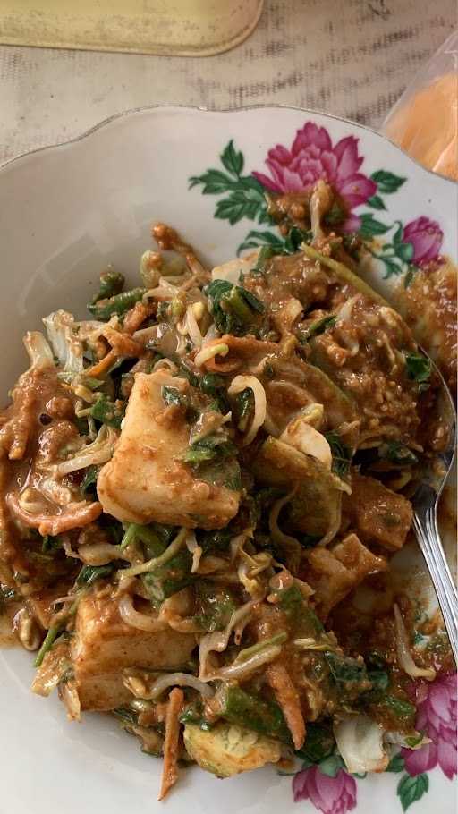 Warung Pecel Gado-Gado Bude Kartini 9