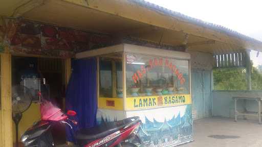 Rumah Makan Lamak Basamo 9