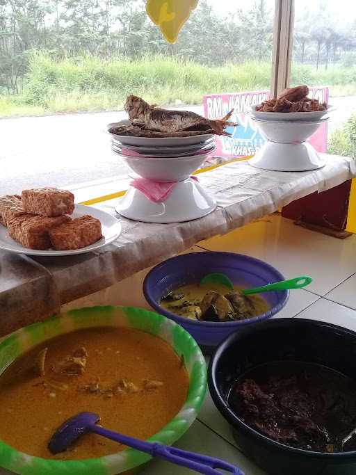 Rumah Makan Lamak Basamo 3