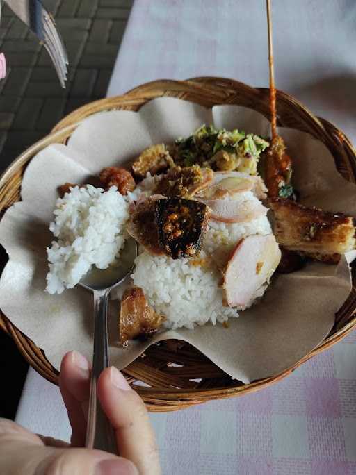 Rumah Makan Lestari Babi Guling 5