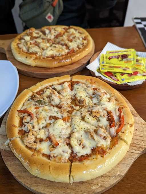 Waroeng Glory Pizza 7