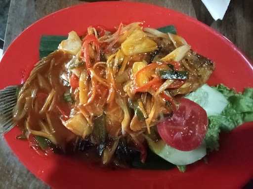 Warung Makan Tenten Bamboe 9