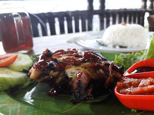 Warung Makan Tenten Bamboe 10