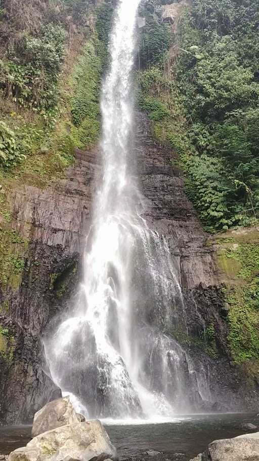 Waterfall Ambengan Gunung Sari 3