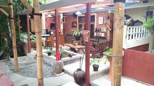 Saung Nireni 10