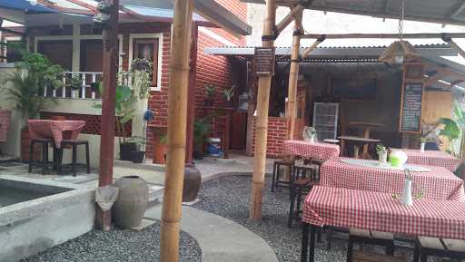 Saung Nireni 4