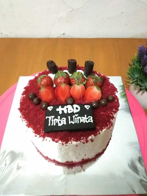 Khumaira Cake F24/09 10