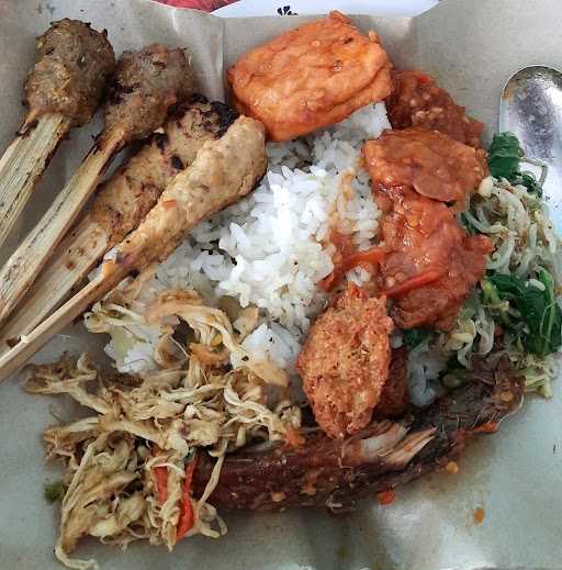 Warung Bu Made Nasi Sela 8