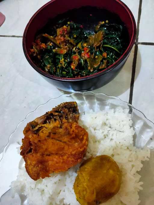 Rumah Makan Karunia Masakan Padang 7