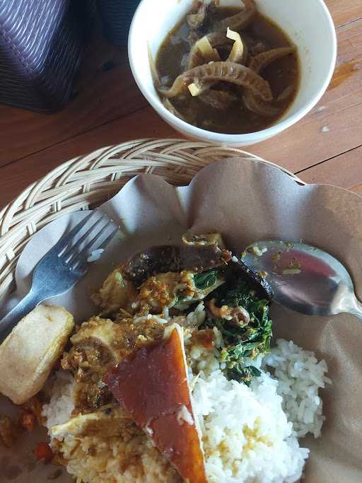 Warung Babi Guling-Dadong Suna 10