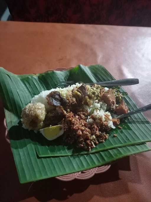 Warung Nasi Lawar Buk Moning 10