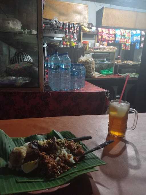 Warung Nasi Lawar Buk Moning 1