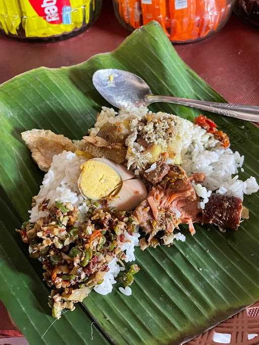 Warung Nasi Lawar Buk Moning 8