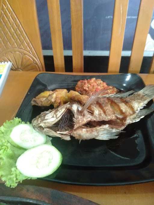 Damparan Seafood & Sunda 7