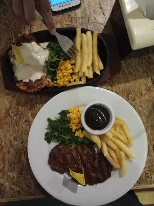 Dapur Steak 76 7