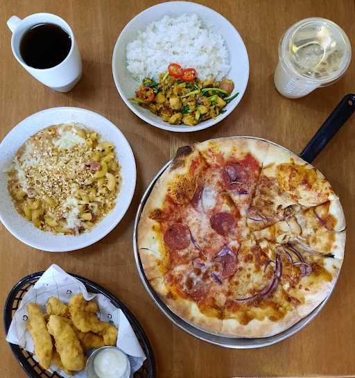 Gotti Pizza & Coffee Sukmajaya 6