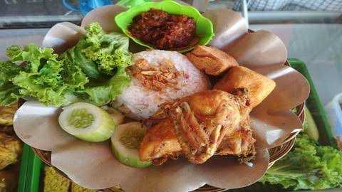 Warung Pecel Ayam Mama Maya 1