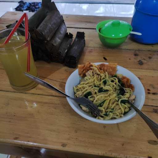 Bakso & Mie Ayam Kabul Tanjungsari 4