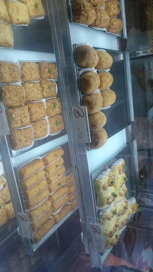 Bon Ami Bakery Manyar Jaya 7