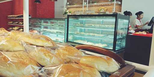 Bon Ami Bakery Manyar Jaya 3