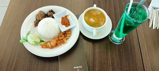 Delisia Resto & Bakery 4