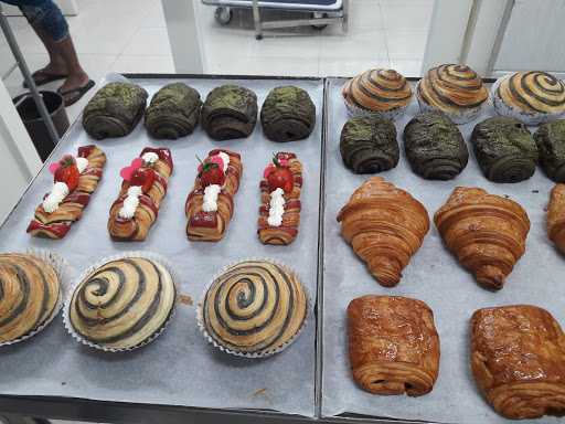 Parisienne Pastry & Bakery 10