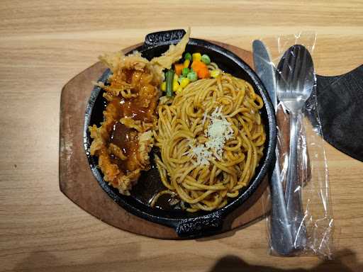 Choky Spaghetti & Coffee - Keputih Surabaya 10