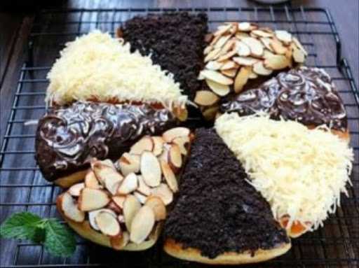 Donat Putri Jl.Wonorejo Indah Timur 1 No.30/Kav,128 9