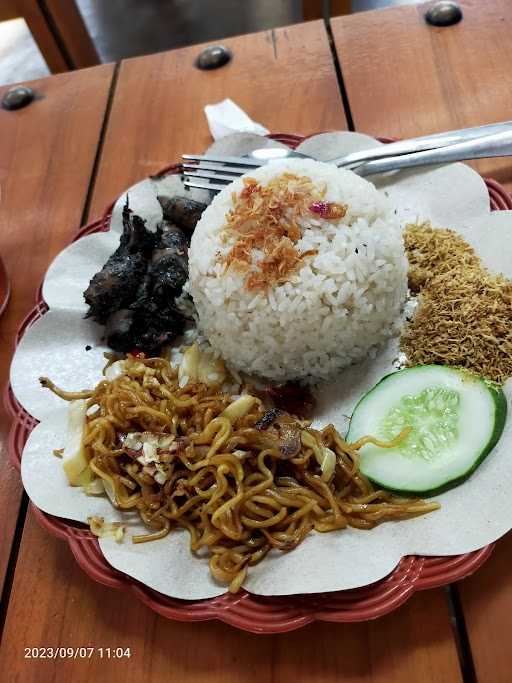 Nasi Uduk & Ayam Goreng Lahap 9