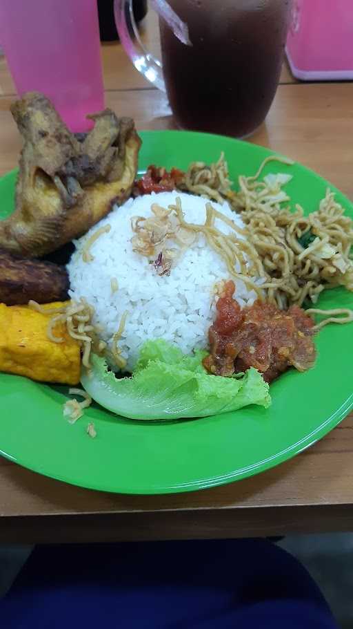 Nasi Uduk & Ayam Goreng Lahap 8