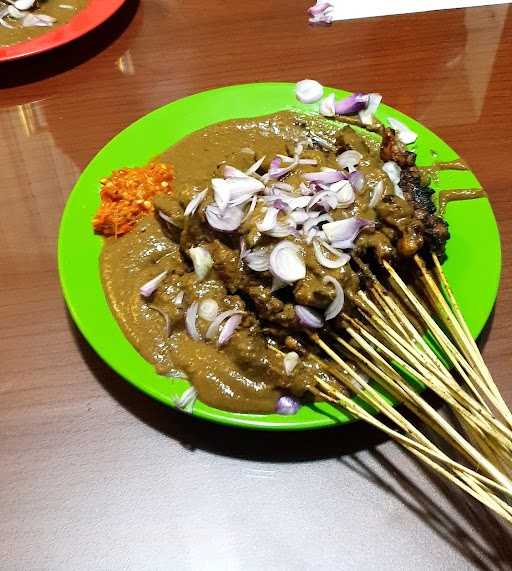 Sate Pak Imam Depan Polsek 6